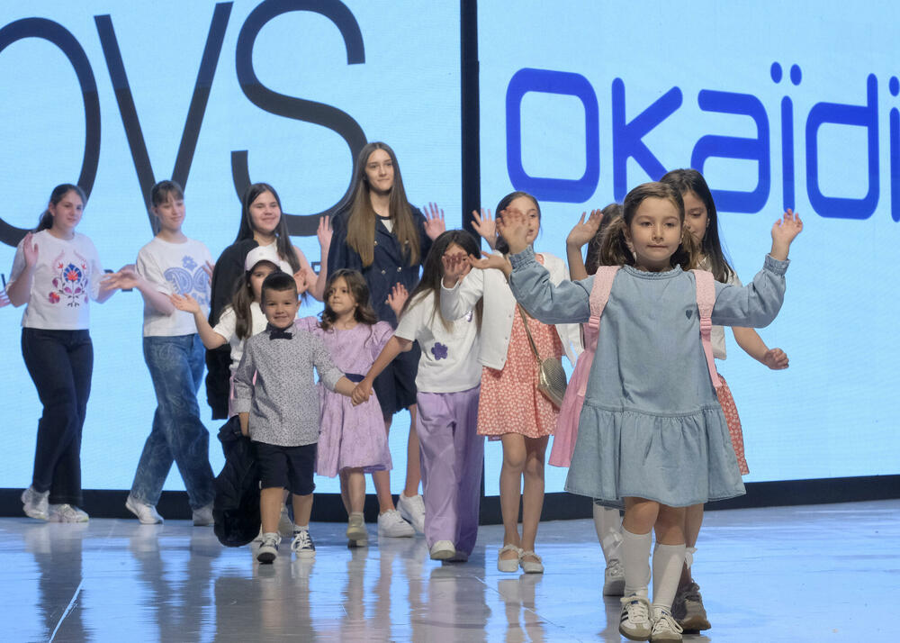<p>Publici su predstavljene kolekcije ukrajinske dizajnerke Vitaline Smitko - Vitalina for Kids, kao i modeli srpske dizajnerke Vedrane Milanović - Atelje Luccino</p>
