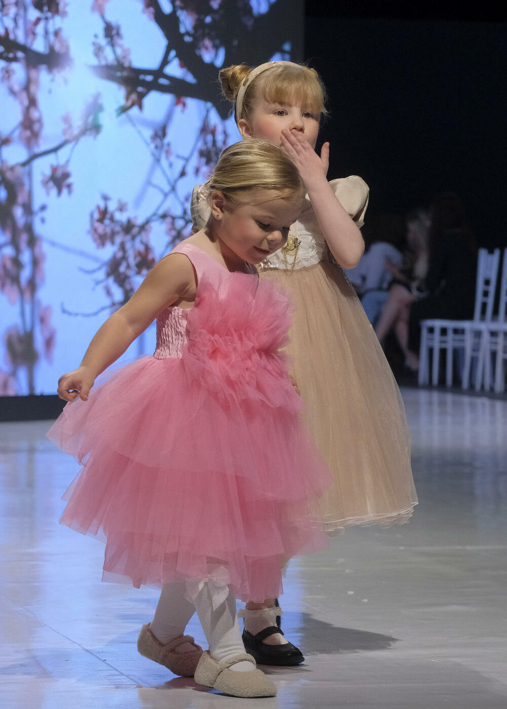 <p>Publici su predstavljene kolekcije ukrajinske dizajnerke Vitaline Smitko - Vitalina for Kids, kao i modeli srpske dizajnerke Vedrane Milanović - Atelje Luccino</p>