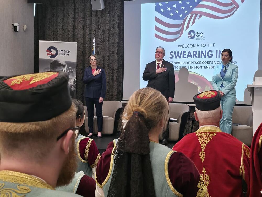 <p>&bdquo;Služenje je oduvijek bilo u srcu američke priče, a dolaskom u Crnu Goru vi dodajete svoje poglavlje, pokazujući da lični angažman može na vrlo stvaran način doprinijeti izgradnji mira i prijateljstva&ldquo;, rekao je Majkl Kiz</p>