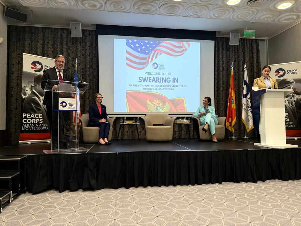 <p>&bdquo;Služenje je oduvijek bilo u srcu američke priče, a dolaskom u Crnu Goru vi dodajete svoje poglavlje, pokazujući da lični angažman može na vrlo stvaran način doprinijeti izgradnji mira i prijateljstva&ldquo;, rekao je Majkl Kiz</p>
