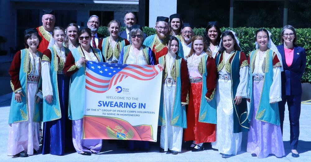 Petnaest volontera Mirovnog korpusa položilo zakletvu za službu u...