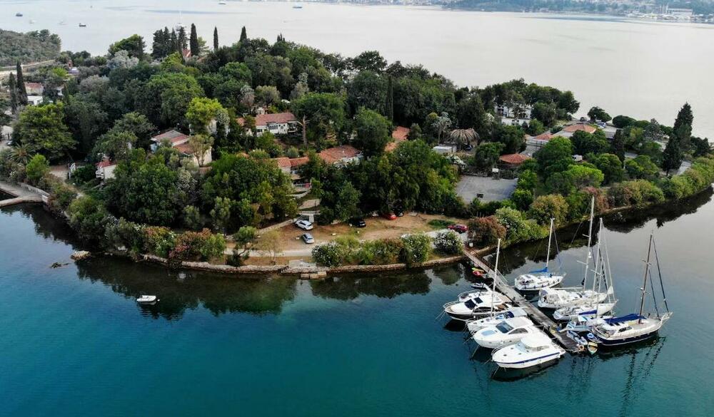 Morsko dobro: Tivat dobija novi sportski teren i dječje igralište...