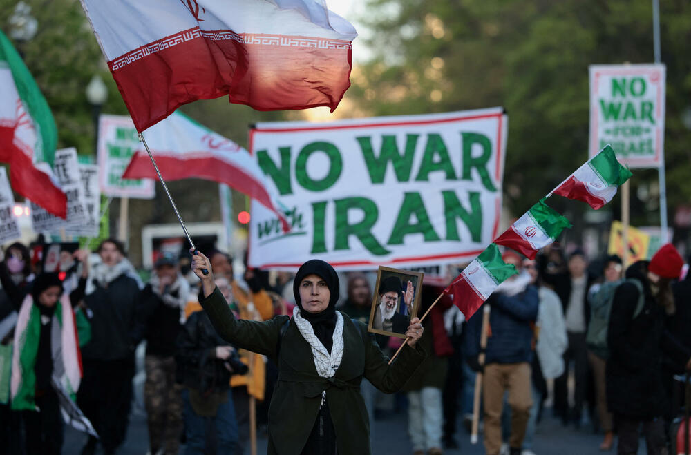Antiratni protest blizu Bijele kuće u Vašingtonu