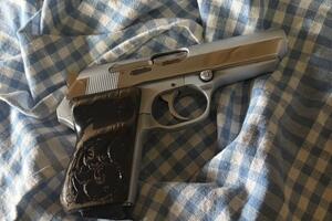 UP: Član kriminalne grupe uhapšen u Baru, pronađen pištolj...