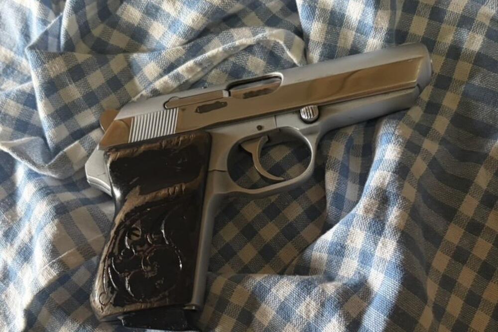 Pronađeni pištolj, Foto: Uprava policije