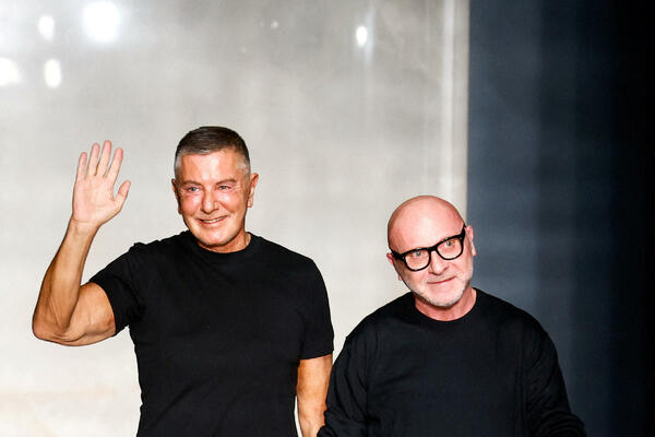 Стефано Габбана подал в отставку с поста президента Dolce & Gabbana.