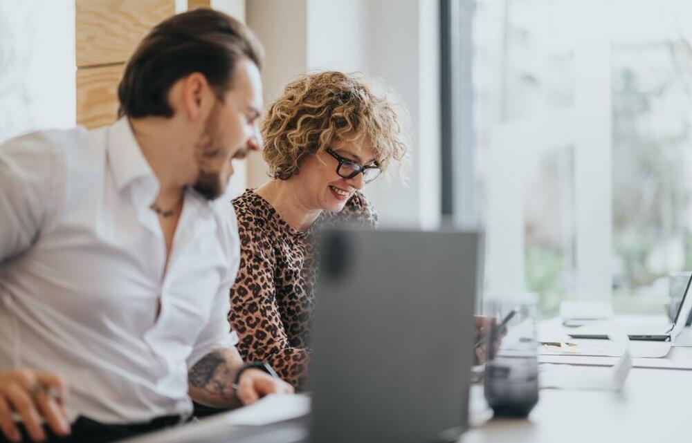 Da li su prijateljstva na poslu korisna - između povjerenja i...