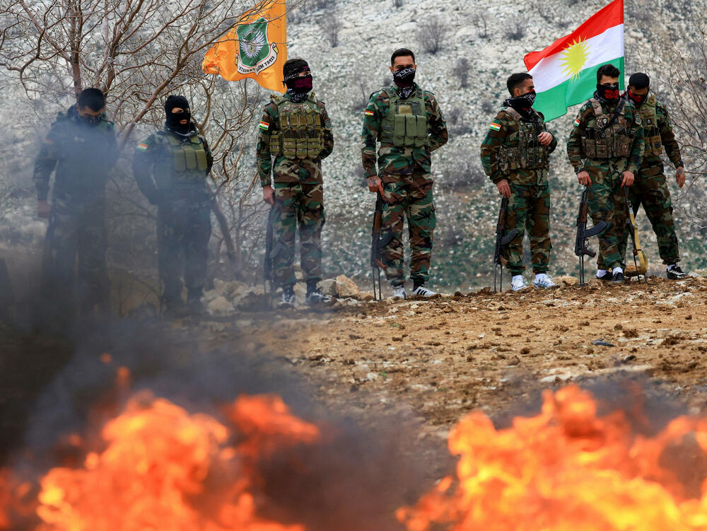 Iranski kurdski borci na periferiji Erbila u Iraku