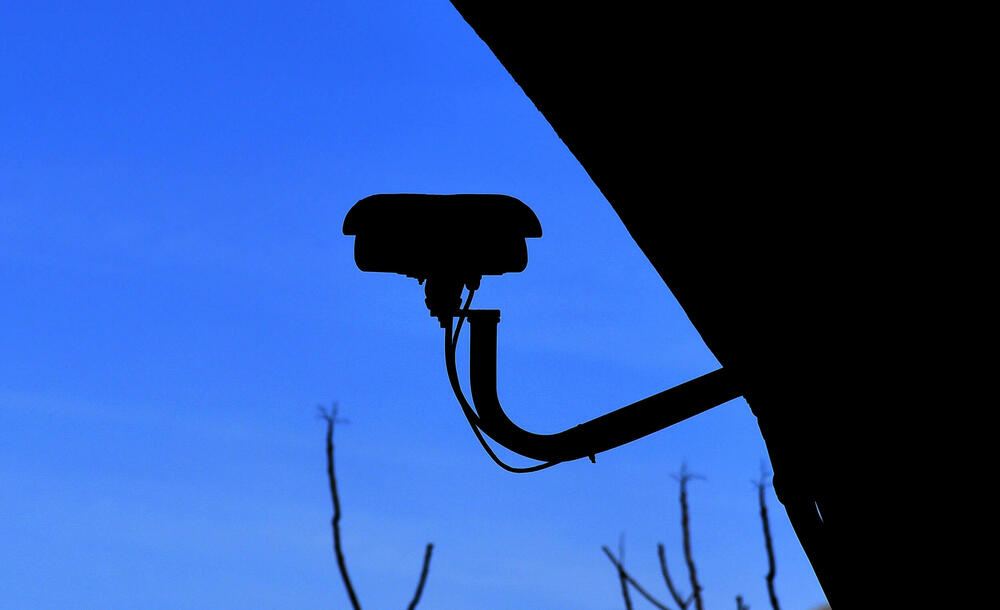 Kad kamera pređe ogradu, zakon gubi domet