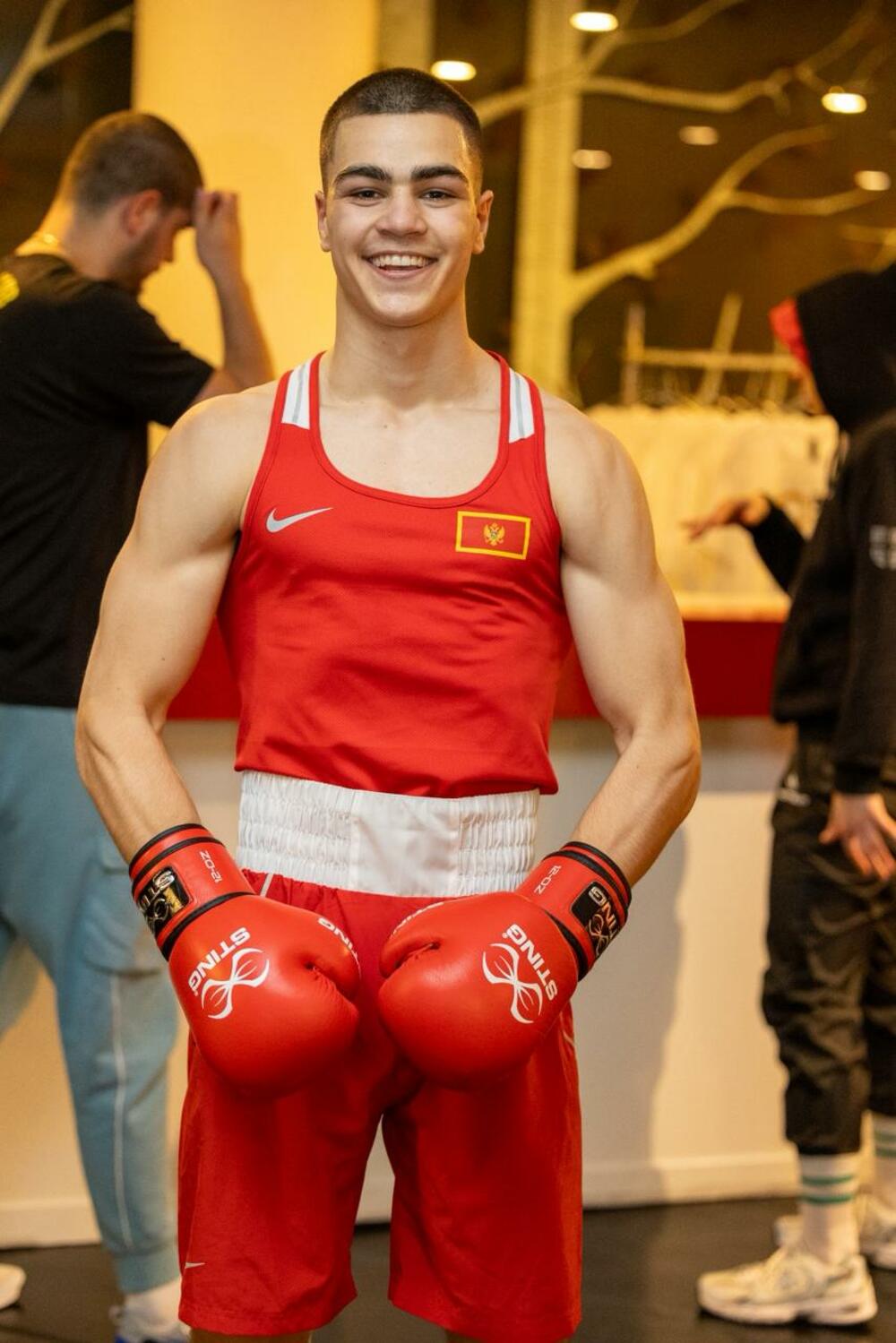 Roganović nokautirao domaćeg boksera u Skadru