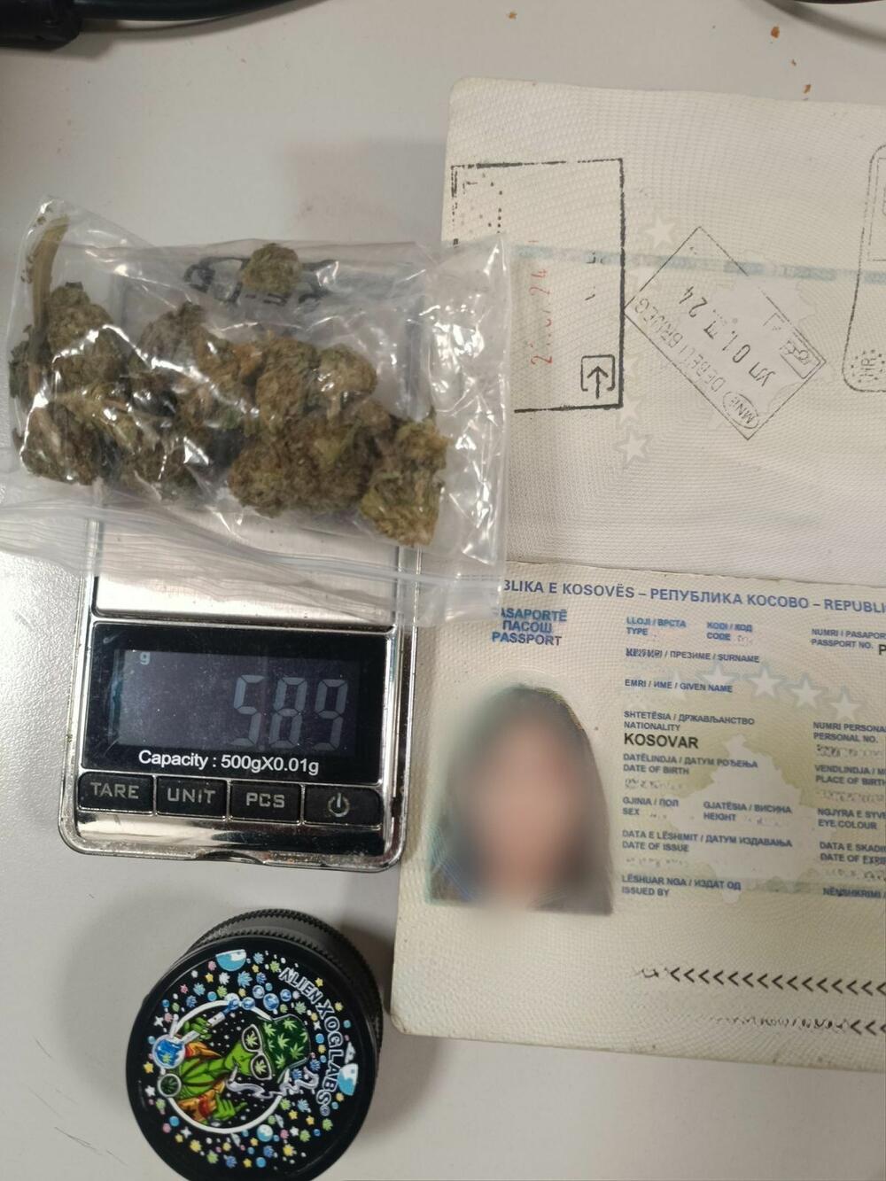 Uhapšena državljanka Kosova, službeni pas pomogao policajcima da...