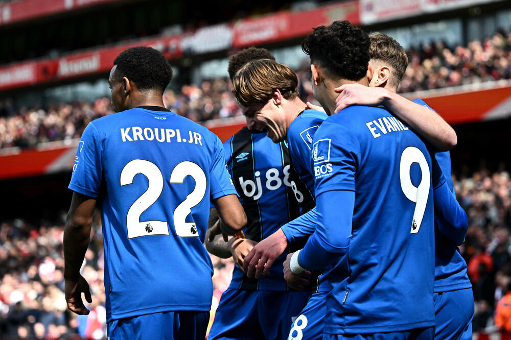 Fudbaleri Bornmuta proslavljaju gol, Foto: Reuters