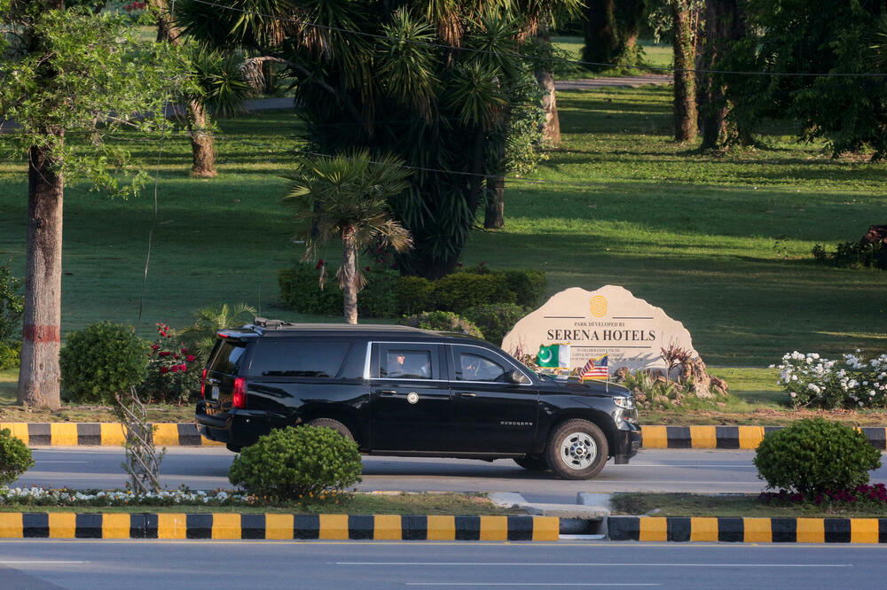 Američka delegacija napušta hotel u Islamabadu, Foto: REUTERS