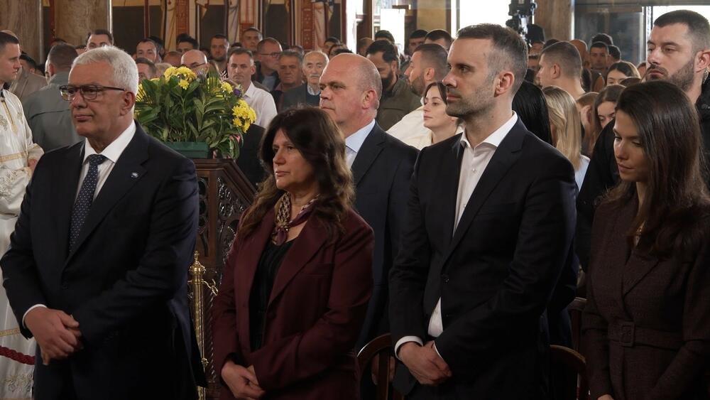 <p>"Novu Crnu Goru vodimo ka boljoj budućnosti poučeni idejama čovjekoljublja, praštanja i pomirenja", kazao je Mandić</p>