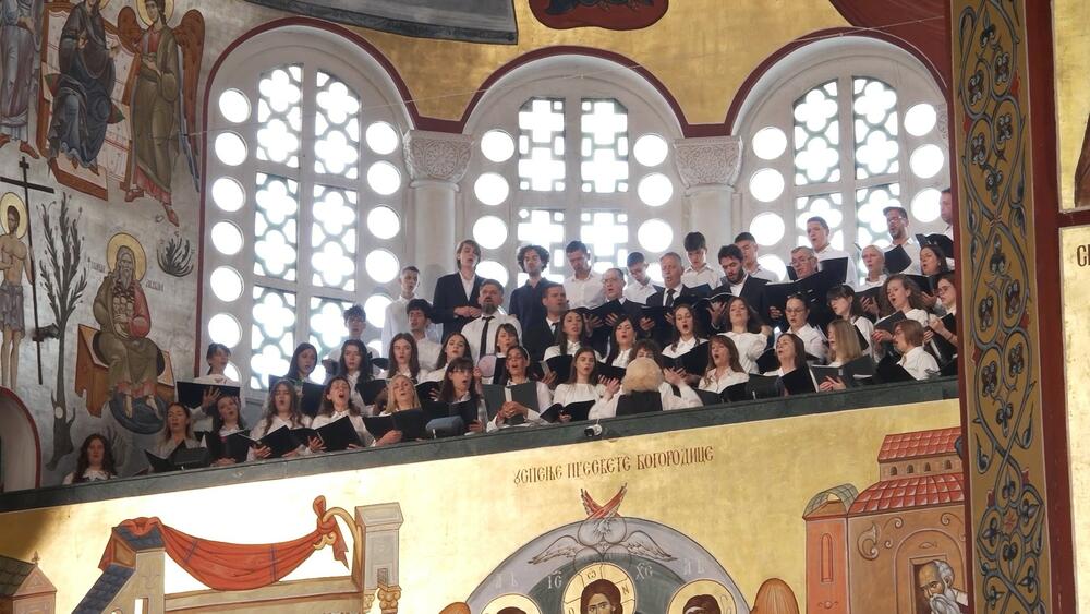 <p>"Novu Crnu Goru vodimo ka boljoj budućnosti poučeni idejama čovjekoljublja, praštanja i pomirenja", kazao je Mandić</p>