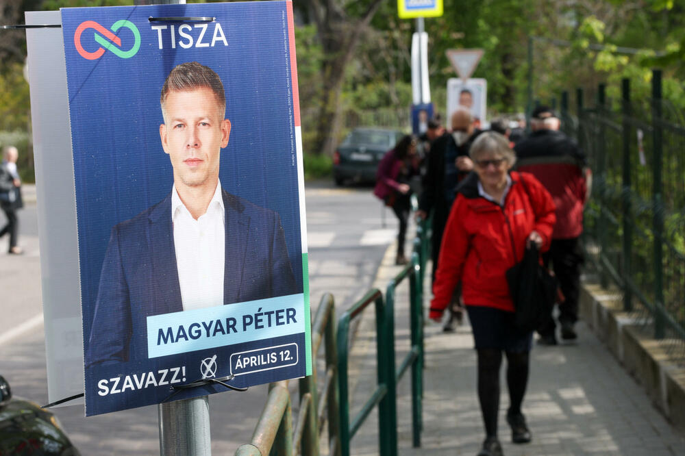 Peter Mađar na predizbornom plakatu, Foto: REUTERS