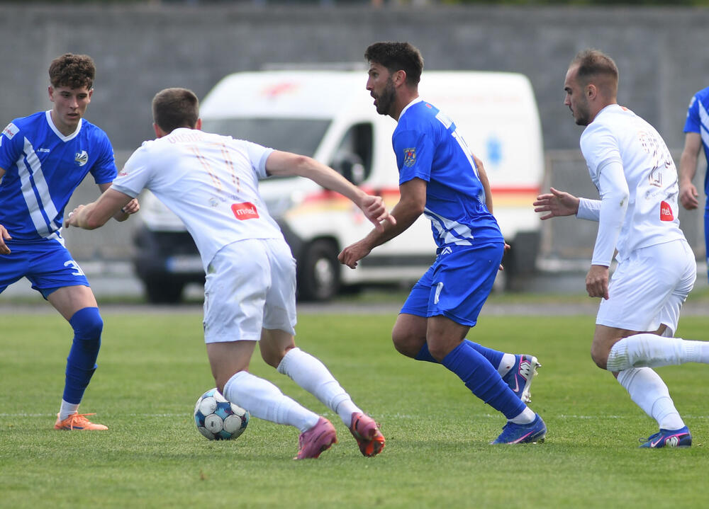 Sutjeska protiv Budućnosti kraj Bistrice, Giljen ni na klupi