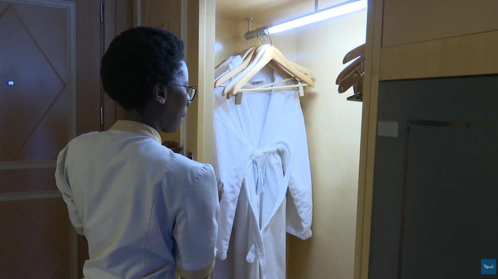 Turistički sektor zavisan od uvoza radnika, administrativne...