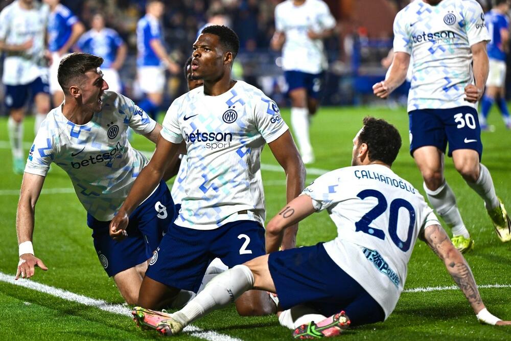 Spektakl pored jezera, plus devet za Inter - Komo i Fabregas su...