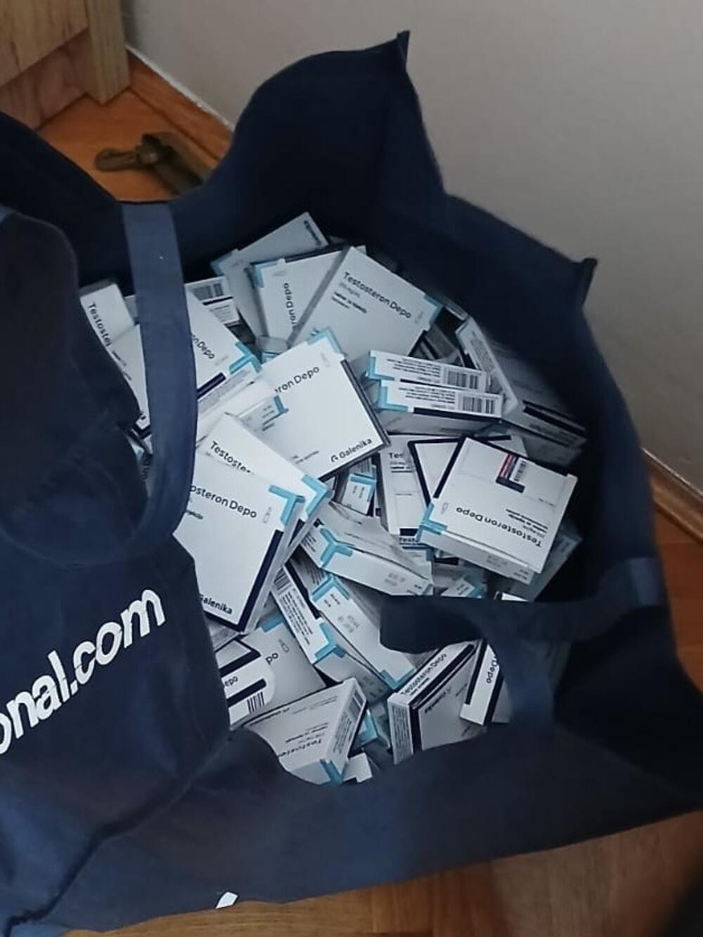 Kod Baranina pronađeno skoro 3,9 hiljada kutija ljekova