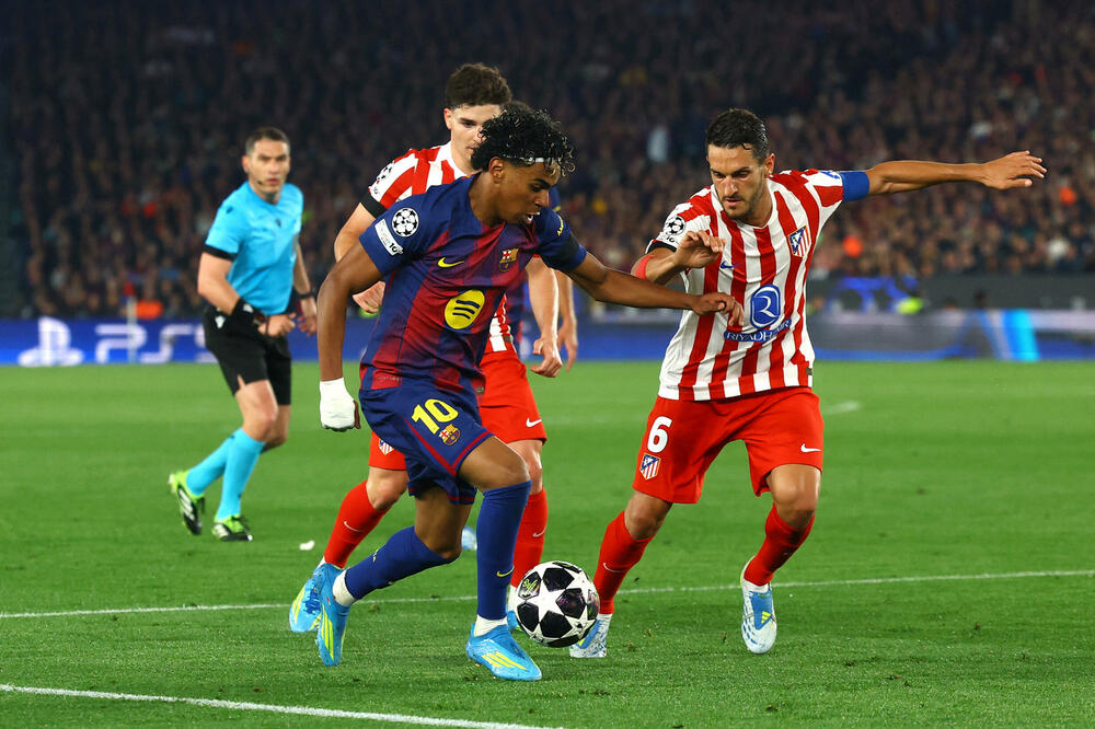 Koke i Jamal tokom prvog meča, Foto: Reuters