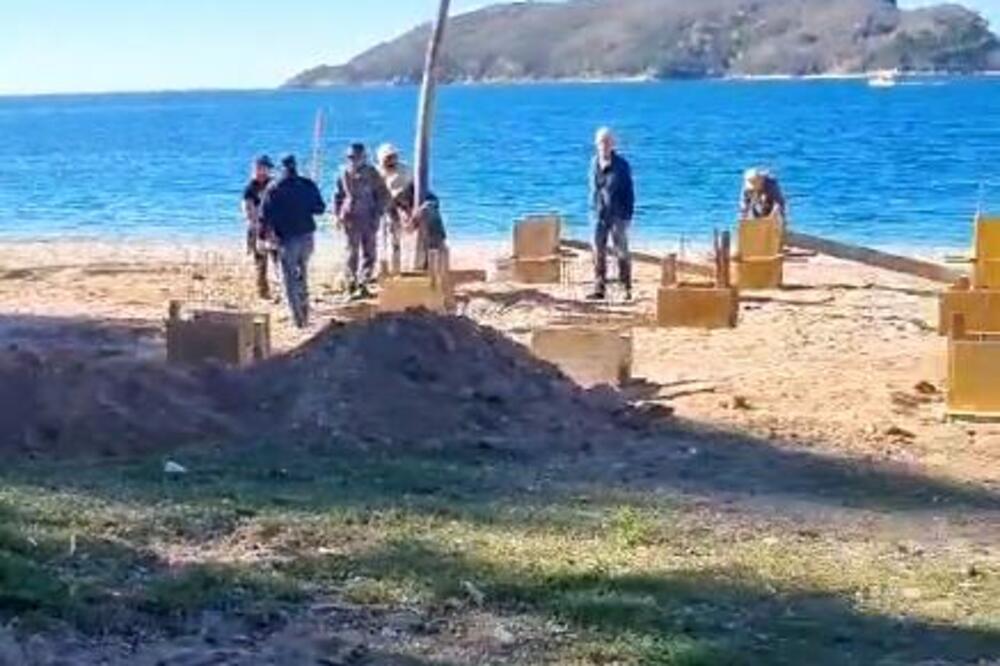 Morsko dobro naredilo Careviću da ukloni beton sa Slovenske plaže,...