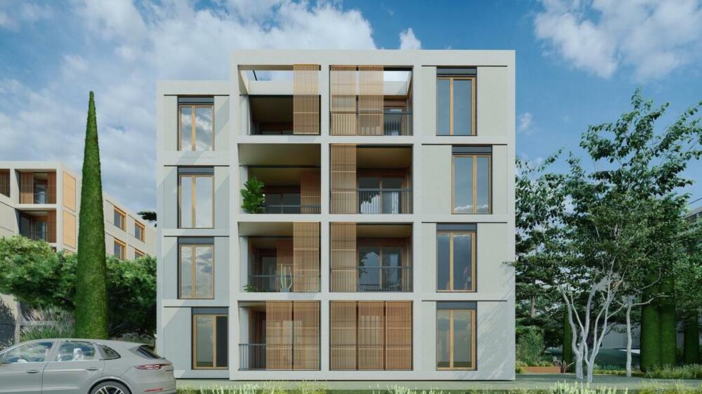 <p>"U ovom momentu, nategnuto je za 1.000 eura, ali to je obećanje koje je dala Vlada i biće tako. Ali za sljedeće faze, biće i dalje izuzetno jeftino, ali ćemo vjerovatno korigovati cijenu za ove dvije godine ili za skok građevinskog materijala...", najavio je ministar urbanizma</p>