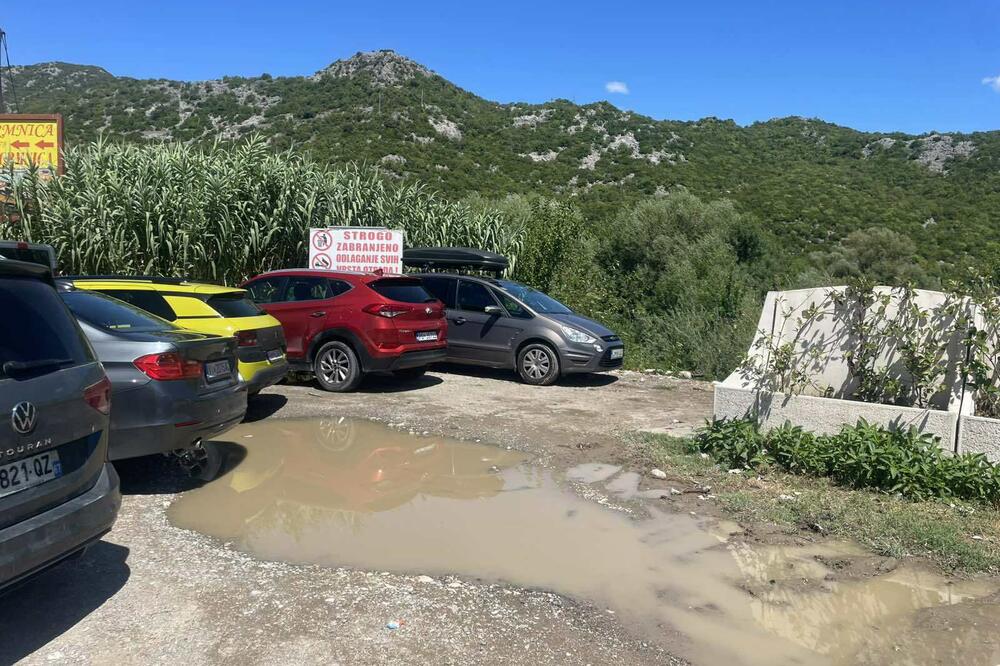 Parking koji treba da bude uređen, Foto: Marija Pešić