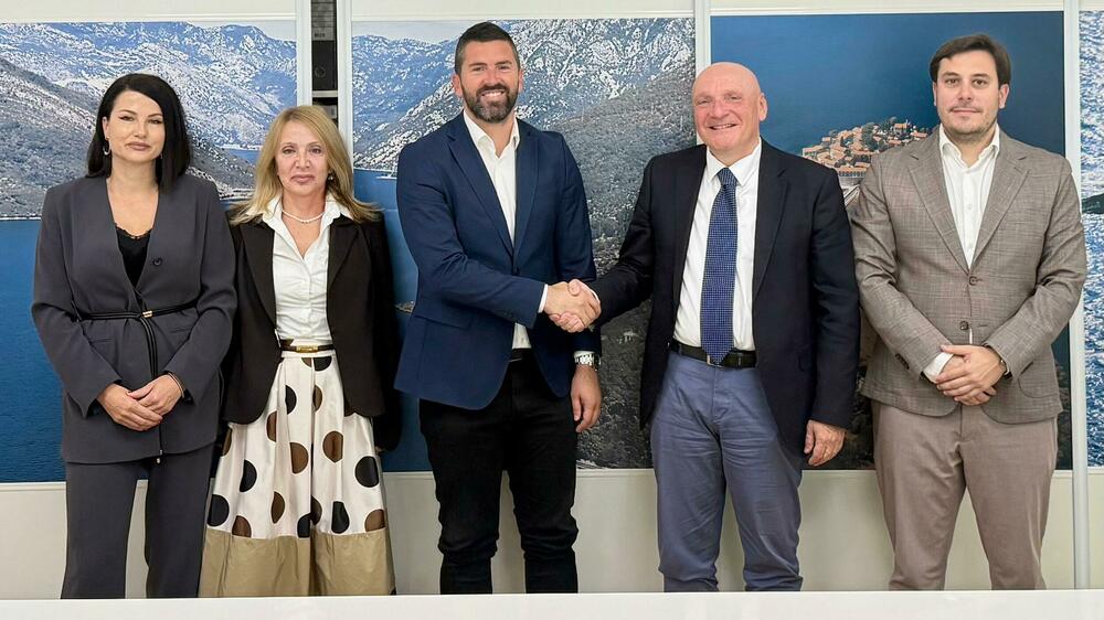 Morsko dobro doniralo vozilo budvanskom Domu zdravlja