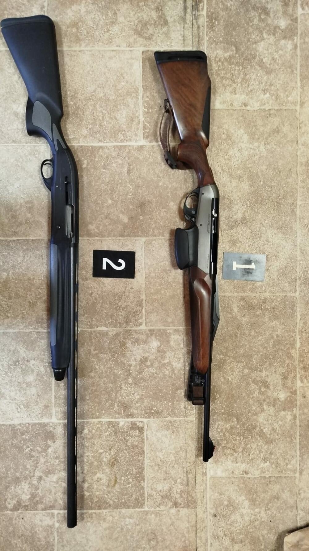 <p>Sumnja se da su Goran Dulović (43), Dalibor Marković (32) i Ljuan Taganović (43) izvršili krivična djela koja im se stavljaju na teret na način što su u kontinuitetu, uz prijetnje po život i tijelo oštećenog, koristeći njegove teške imovinske prilike i nuždu, ugovarali i obezbijedili nesrazmjernu imovinsku korist za sebe</p>