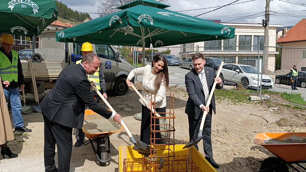 Položen kamen temeljac za novu Opštu bolnicu u Pljevljima vrijednu...
