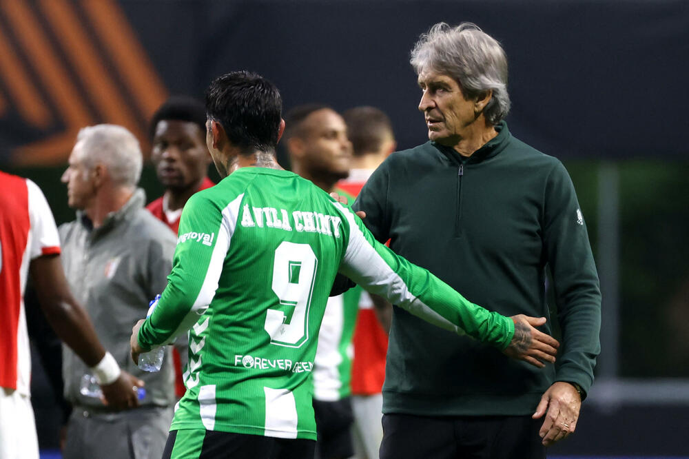 Betis i Manuel Pelegrini se uzdaju u pomoć sa tribina, Foto: Rita Franca