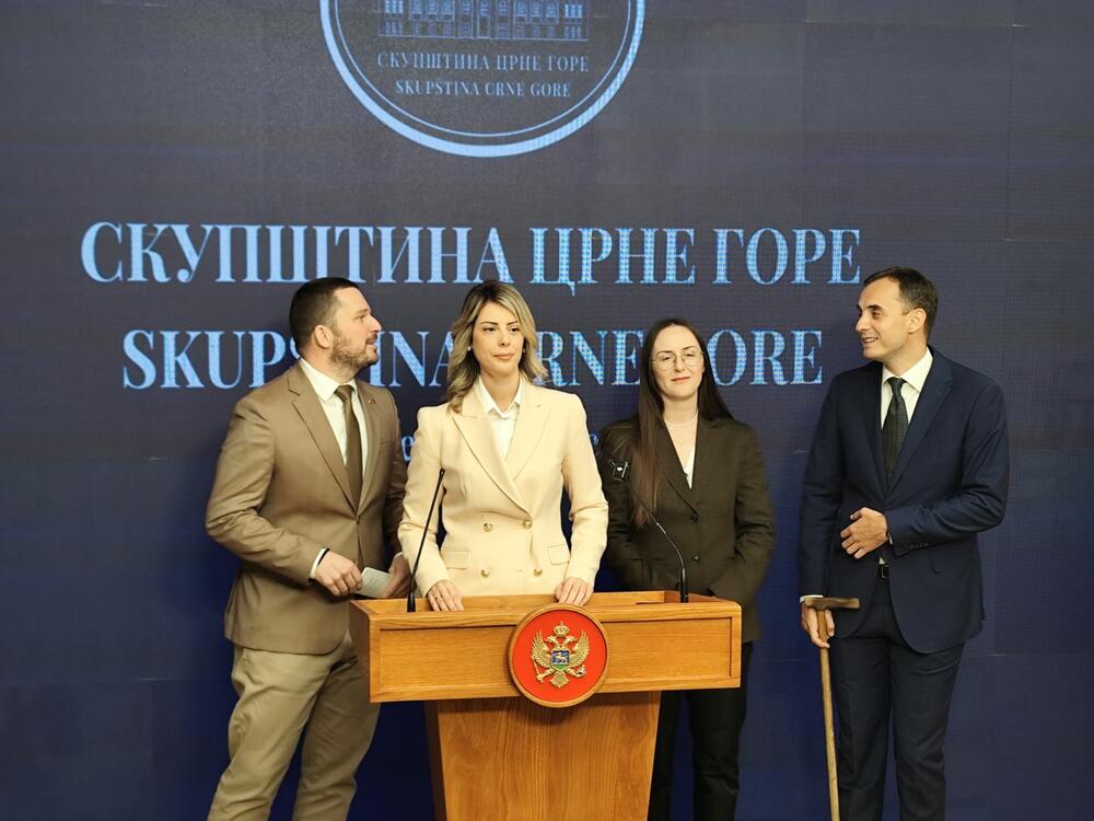 URA predala predloge akona o izboru odbornika i poslanika:...