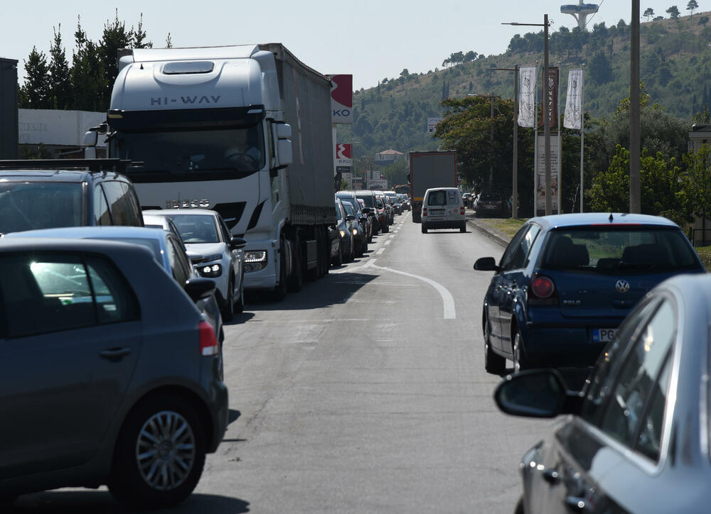 Privrednici iz Ulice Vojislavljevića: Obezbijediti neprekidnu...