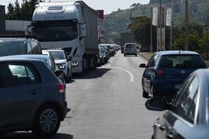 Privrednici iz Ulice Vojislavljevića: Obezbijediti neprekidnu...