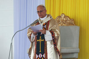 Papa Lav: Svijet pustoši šačica tirana