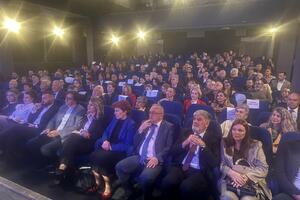 Proslavljeno sto godina Gimnazije "Miloje Dobrašinović": Temelj...