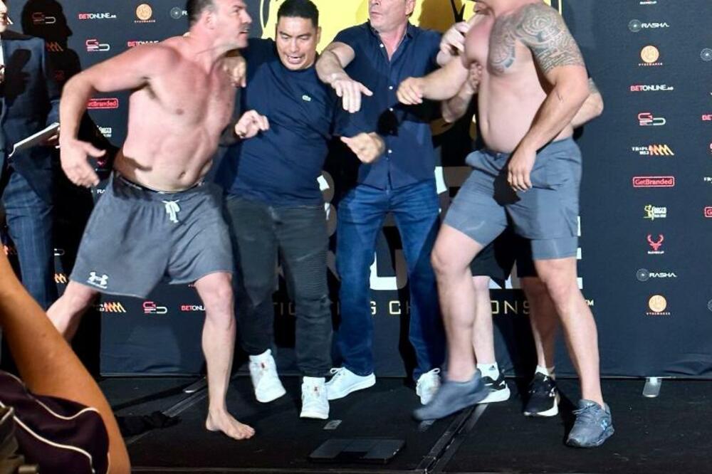 Prašović je izazvao "varničenje" već pri prvom susretu sa domaćim bokserrom, Foto: Bokserski savez Crne Gore