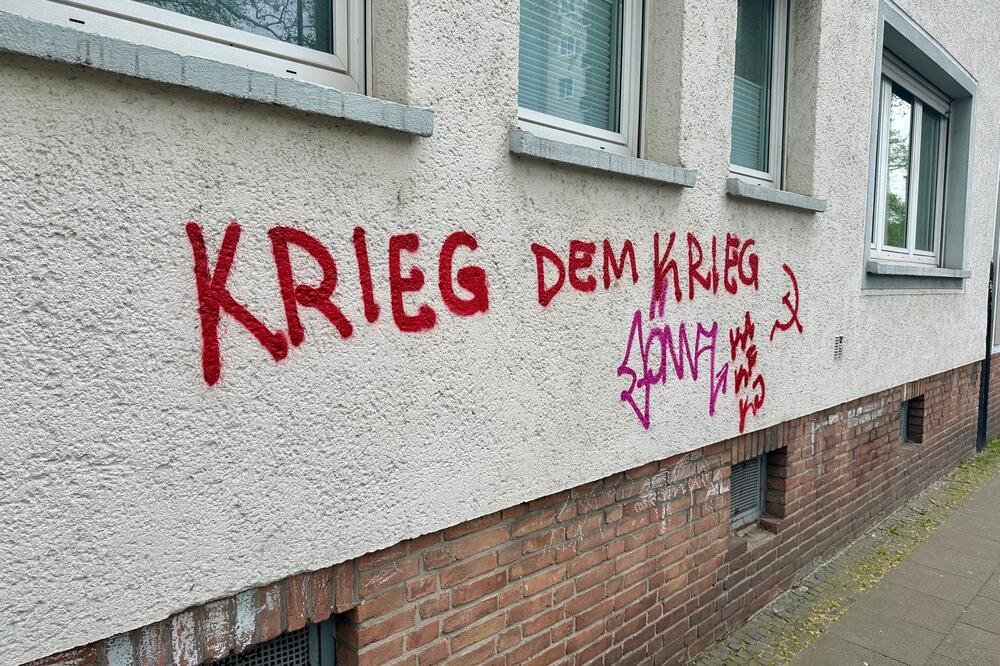 Antiratni grafit u Kelnu: "Rat ratu", Foto: D. Dedović