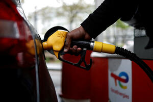 Cijene nafte pale više od 13 odsto, porasle akcije nakon objave...