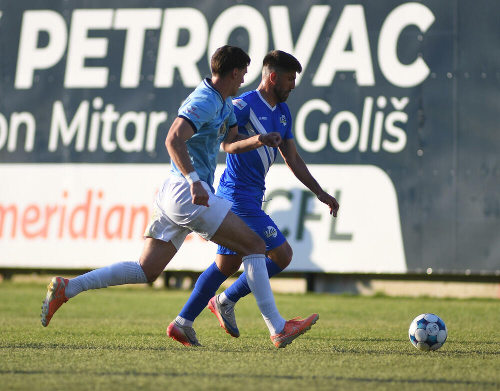<p>CFL, 30. kolo: lider savladao Petrovac fantastičnim pogotkom Vasilija Čavora, Barani vezali sedmi trijumf, aktuelni šampion i dalje posrće</p>