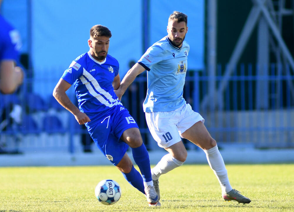 <p>CFL, 30. kolo: lider savladao Petrovac fantastičnim pogotkom Vasilija Čavora, Barani vezali sedmi trijumf, aktuelni šampion i dalje posrće</p>