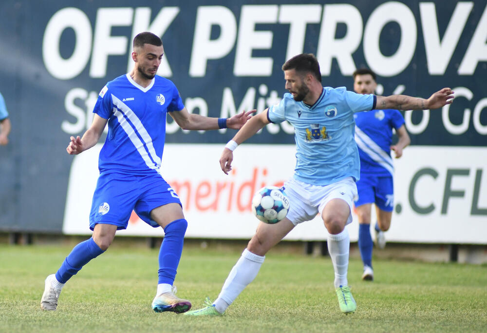 <p>CFL, 30. kolo: lider savladao Petrovac fantastičnim pogotkom Vasilija Čavora, Barani vezali sedmi trijumf, aktuelni šampion i dalje posrće</p>