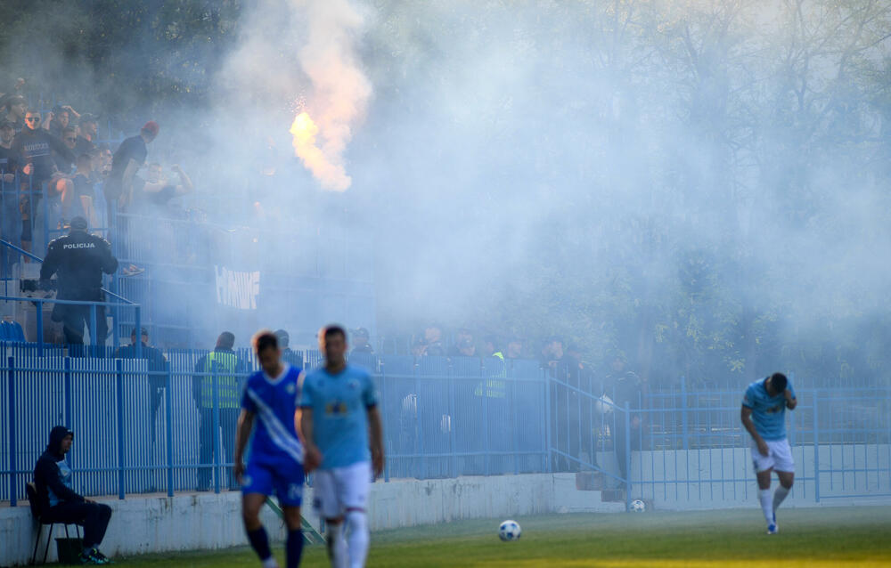 <p>CFL, 30. kolo: lider savladao Petrovac fantastičnim pogotkom Vasilija Čavora, Barani vezali sedmi trijumf, aktuelni šampion i dalje posrće</p>
