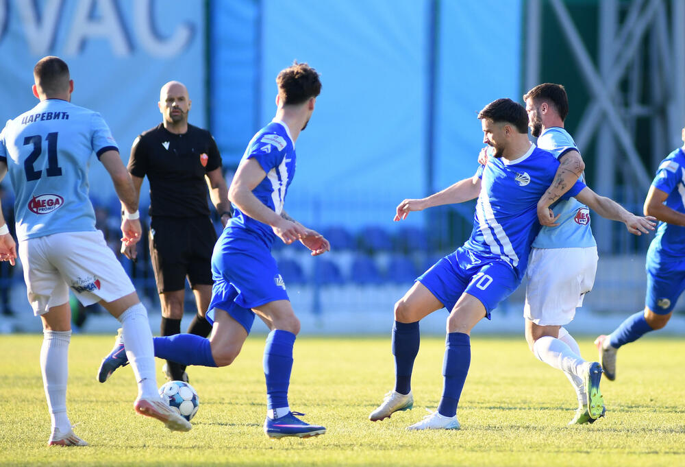 <p>CFL, 30. kolo: lider savladao Petrovac fantastičnim pogotkom Vasilija Čavora, Barani vezali sedmi trijumf, aktuelni šampion i dalje posrće</p>