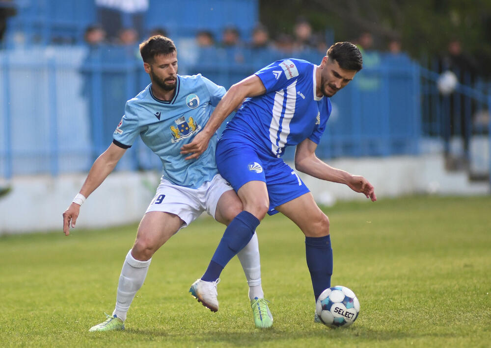 <p>CFL, 30. kolo: lider savladao Petrovac fantastičnim pogotkom Vasilija Čavora, Barani vezali sedmi trijumf, aktuelni šampion i dalje posrće</p>