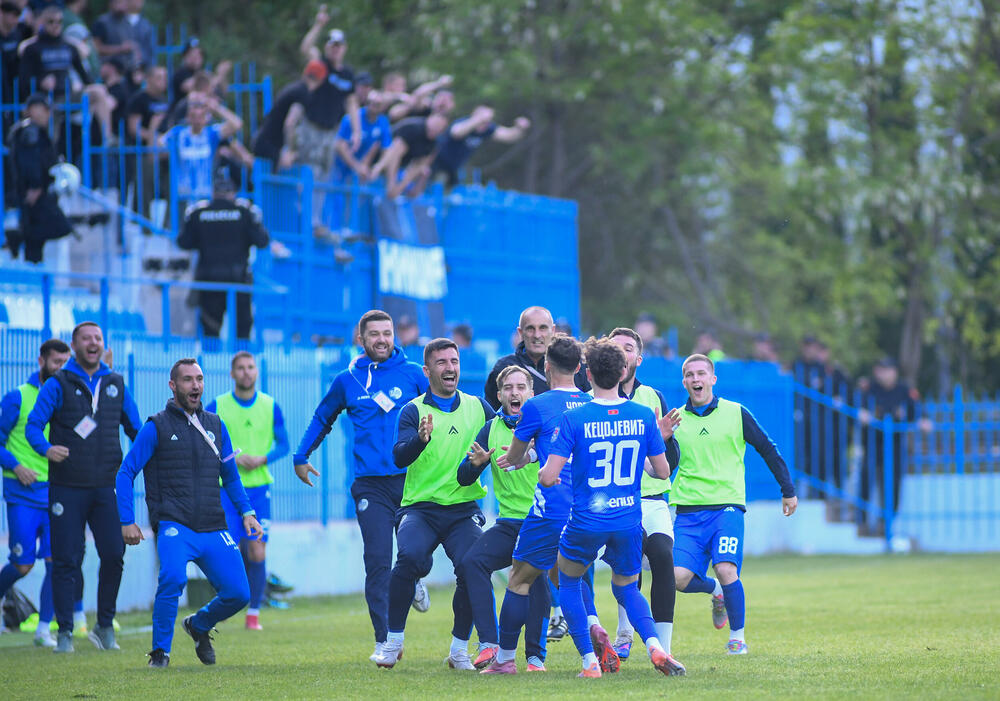 <p>CFL, 30. kolo: lider savladao Petrovac fantastičnim pogotkom Vasilija Čavora, Barani vezali sedmi trijumf, aktuelni šampion i dalje posrće</p>