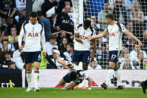 Totenhem u borbi za opstanak traži pomoć psihologa, De Zerbi:...