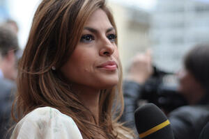 Eva Mendes otkrila detalje privatnog života sa Goslingom