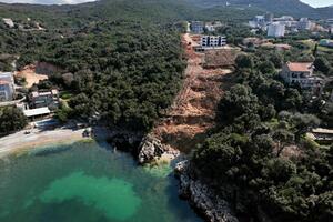 Nikle zgrade na državnoj zemlji: Policija sumnjiči Naima Oručija...